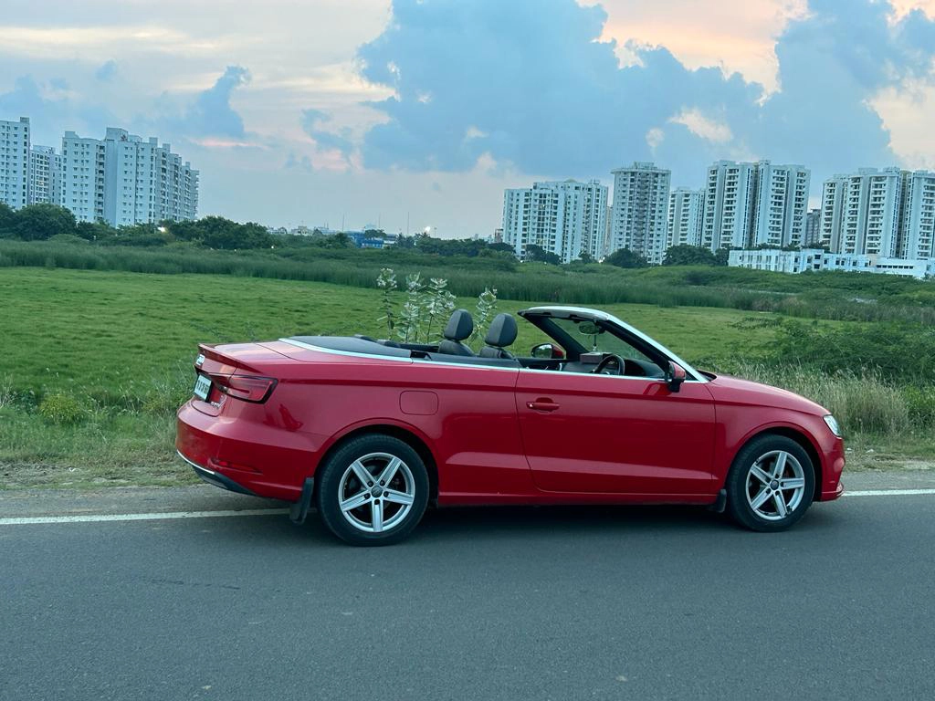 Comfortable 4 Seater for Hire