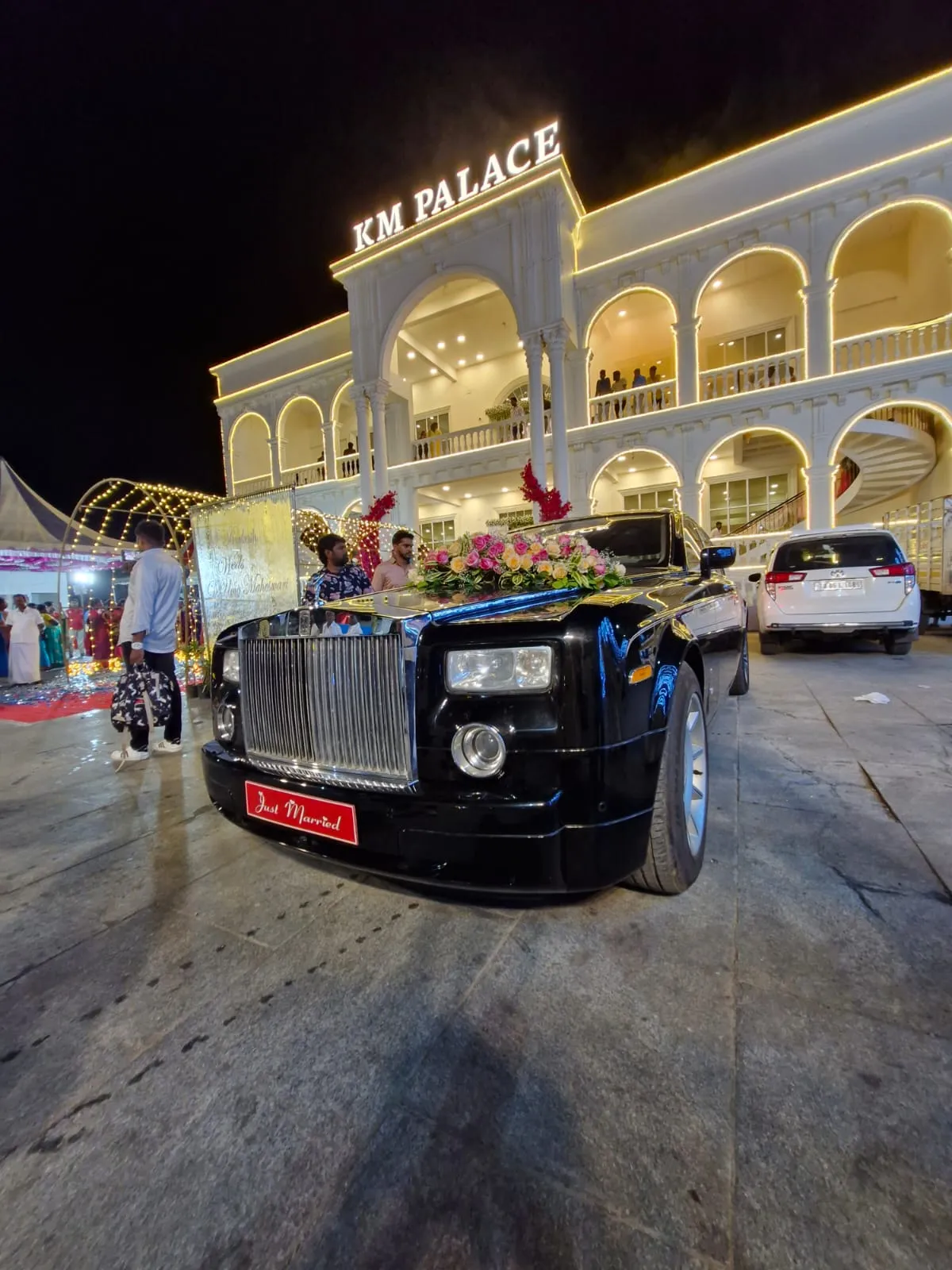 Elegant Exterior Wedding Luxury Car Rental Option