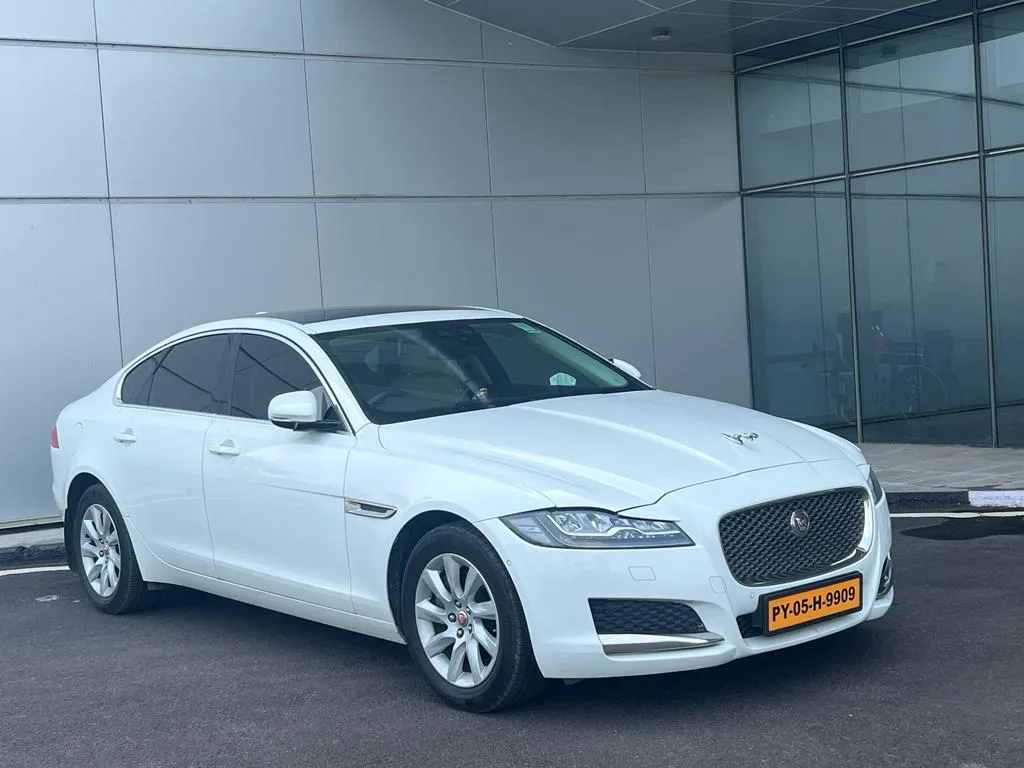 Hire a wedding car with a bold and elegant design
