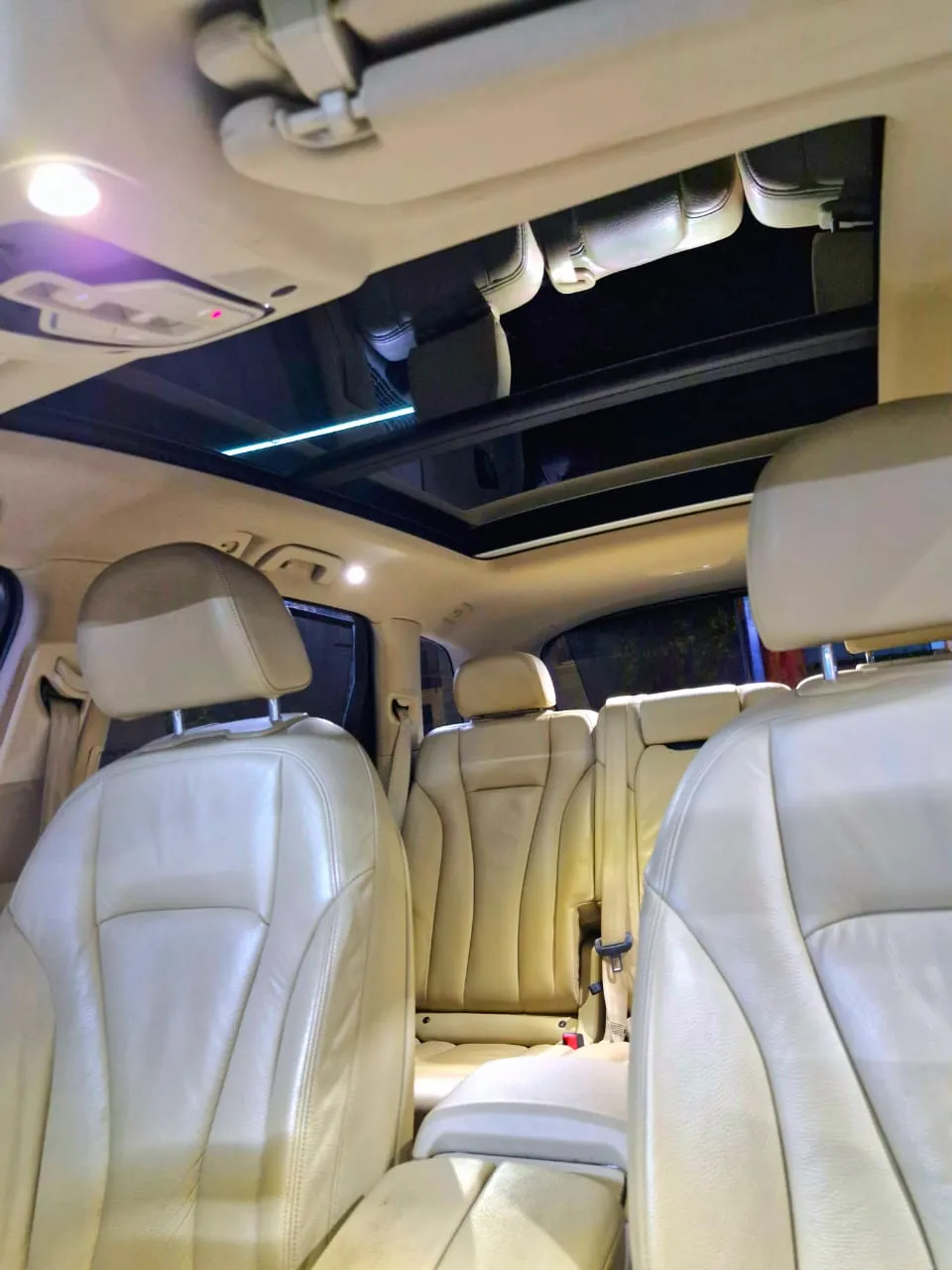 High end dashboard layout with touchscreen controls