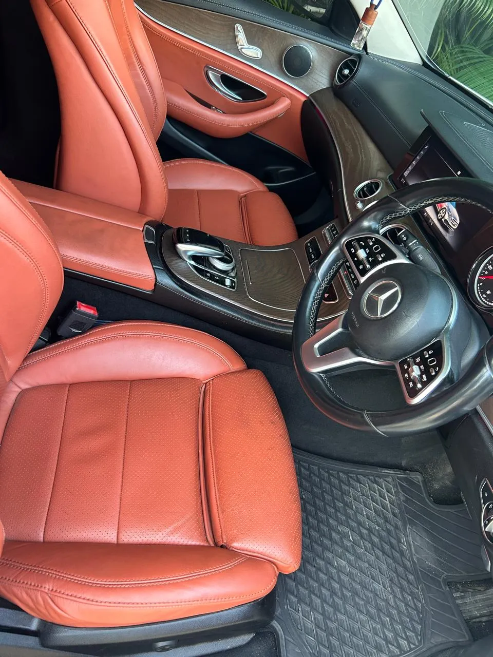 Rent a top class luxury car for your dream wedding