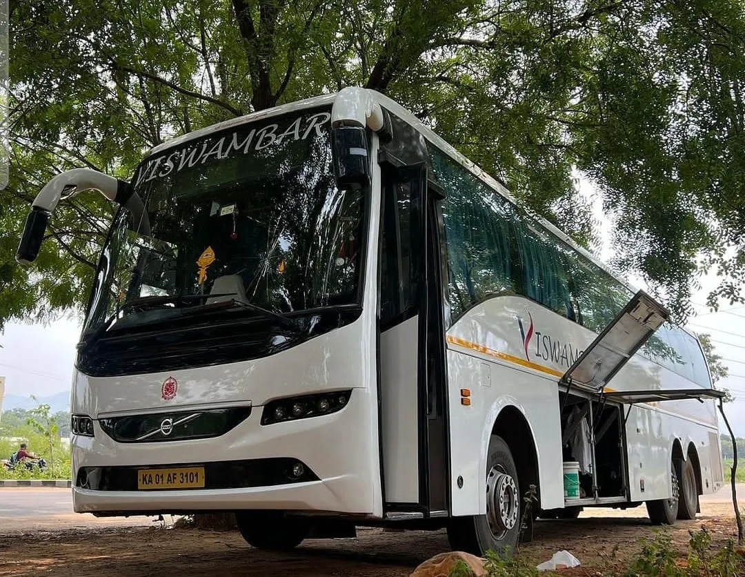 Spacious 45 seater bus with gear and smart screen